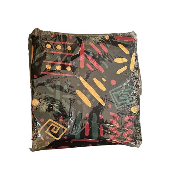 NIP Juneteenth Rectangle Tablecloth Fabric Red/Yellow/Green Approx. 58"x100" - Picture 3 of 3